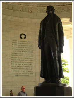 Jefferson Memorial: Statue